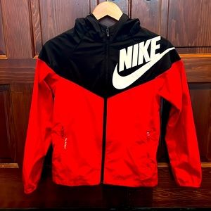 Nike youth pack able Windrunner jacket